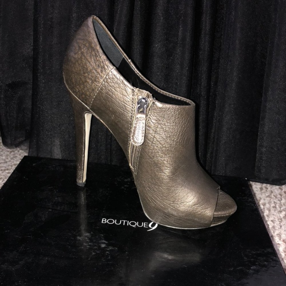 Boutique 9 Colton Dark Gold Peep-Toe Booties--7.5